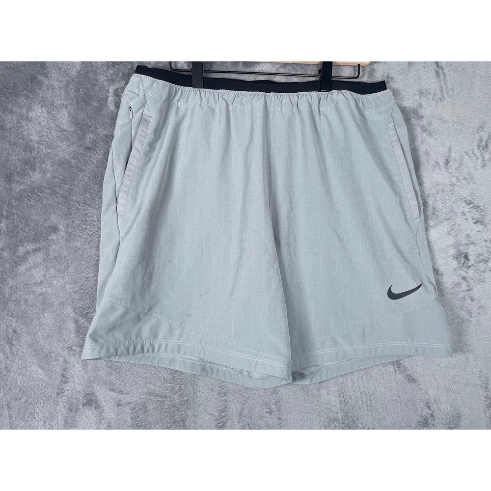 Nike Pro Dri-FIT Mens XL Training Shorts Grey Black Ripstop Grid 7inseam